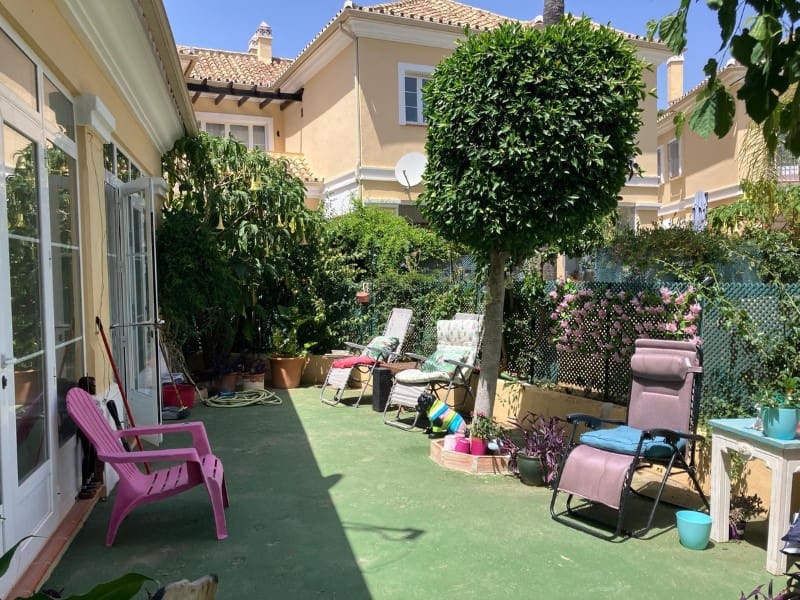 3 Zimmer Villa zu verkaufen in Elviria mit Pool - 695.000 € (Ref: 9576443)