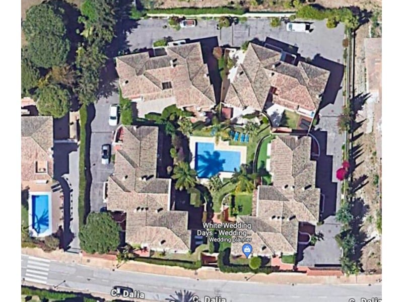 3 Zimmer Villa zu verkaufen in Elviria mit Pool - 695.000 € (Ref: 9576443)