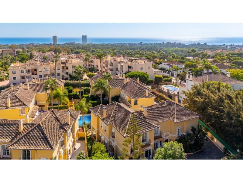 3 Zimmer Villa zu verkaufen in Elviria mit Pool - 695.000 € (Ref: 9576443)