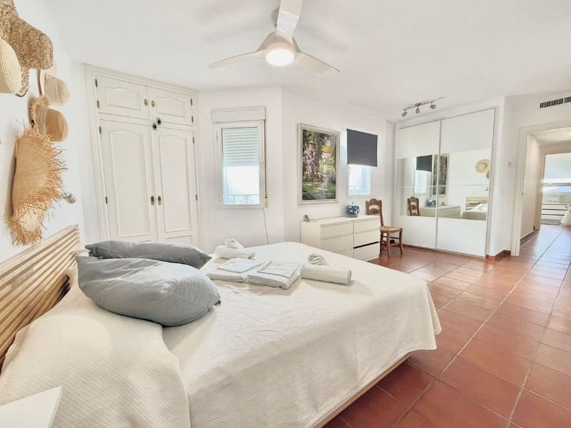 3 bedroom Apartment for sale in Fuengirola - € 659,000 (Ref: 9576445)