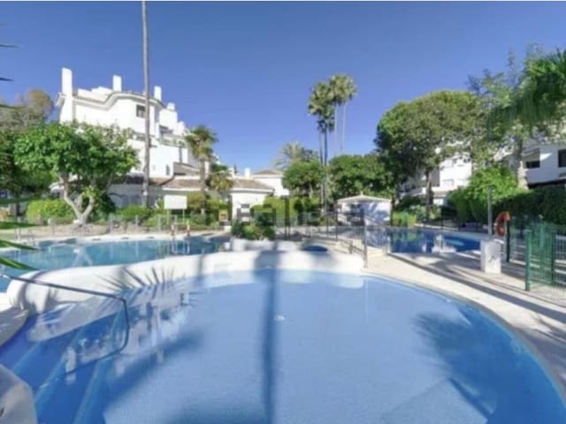 3 makuuhuone Huoneisto myytävänä paikassa Marbella Centro, Marbella mukana uima-altaan - 780 000 € (Ref: 9576449)