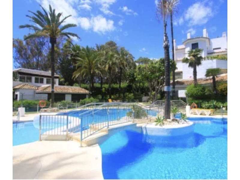 3 makuuhuone Huoneisto myytävänä paikassa Marbella mukana uima-altaan - 780 000 € (Ref: 9576449)