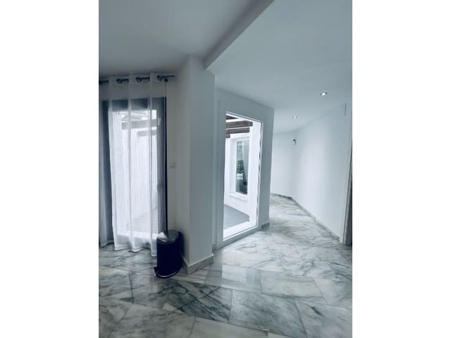 3 makuuhuone Huoneisto myytävänä paikassa Marbella Centro, Marbella mukana uima-altaan - 780 000 € (Ref: 9576449)