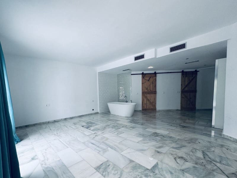 3 makuuhuone Huoneisto myytävänä paikassa Marbella mukana uima-altaan - 780 000 € (Ref: 9576449)