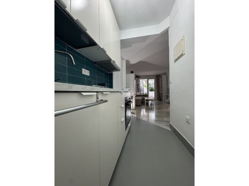 3 makuuhuone Huoneisto myytävänä paikassa Marbella mukana uima-altaan - 780 000 € (Ref: 9576449)