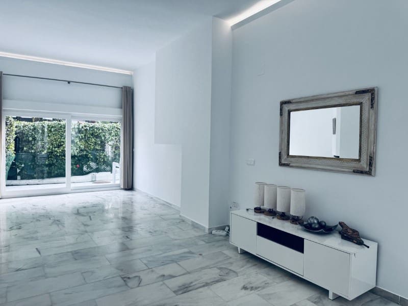 3 makuuhuone Huoneisto myytävänä paikassa Marbella mukana uima-altaan - 780 000 € (Ref: 9576449)