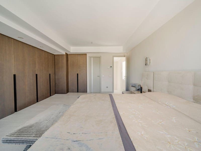 7 bedroom Villa for sale in Marbella - € 3,550,000 (Ref: 9576450)