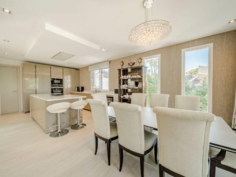 7 bedroom Villa for sale in Marbella - € 3,550,000 (Ref: 9576450)