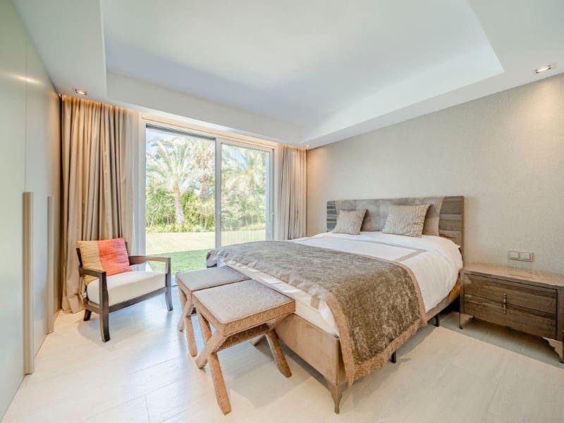 7 bedroom Villa for sale in Marbella - € 3,550,000 (Ref: 9576450)