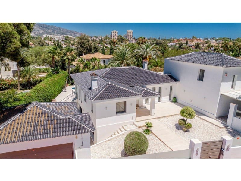 7 bedroom Villa for sale in Marbella - € 3,550,000 (Ref: 9576450)