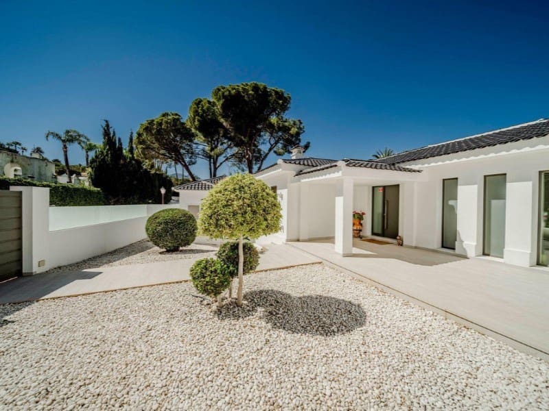 7 bedroom Villa for sale in Marbella - € 3,550,000 (Ref: 9576450)