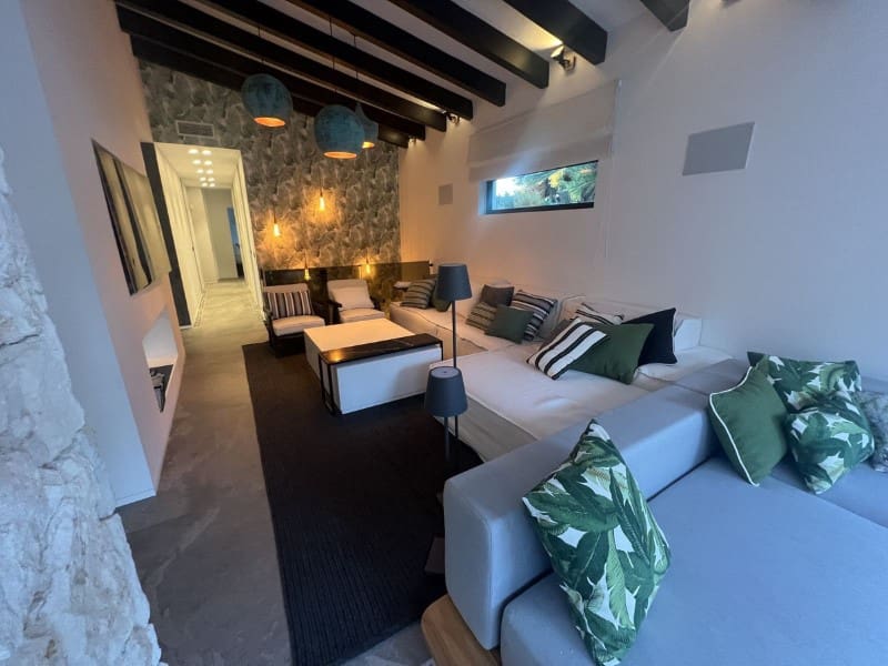 Chalet de 4 habitaciones en Nueva Andalucia en venta con piscina - 1.795.000 € (Ref: 9576451)
