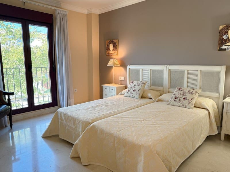 3 quarto Apartamento para venda em San Pedro de Alcantara com piscina garagem - 650 000 € (Ref: 9576452)