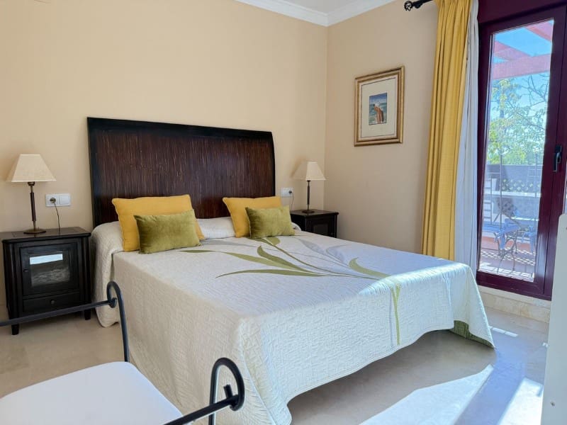 3 quarto Apartamento para venda em San Pedro de Alcantara com piscina garagem - 650 000 € (Ref: 9576452)