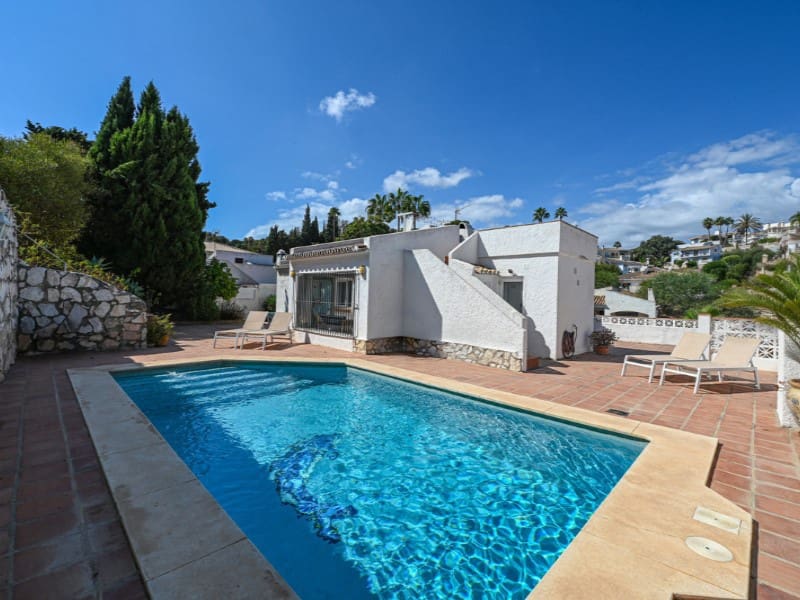 Chalet de 3 habitaciones en Mijas en venta con piscina - 699.000 € (Ref: 9576457)