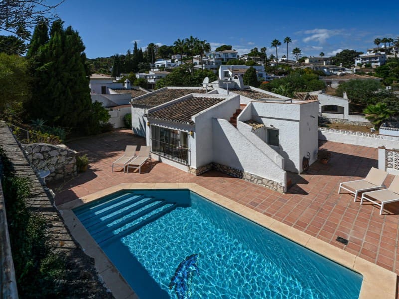 Chalet de 3 habitaciones en Mijas en venta con piscina - 699.000 € (Ref: 9576457)