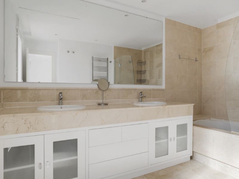 4 bedroom Apartment for sale in Nueva Andalucia with pool - € 725,000 (Ref: 9576460)