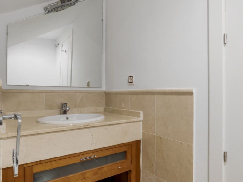 4 bedroom Apartment for sale in Nueva Andalucia with pool - € 725,000 (Ref: 9576460)