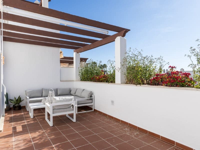 4 bedroom Apartment for sale in Nueva Andalucia with pool - € 725,000 (Ref: 9576460)