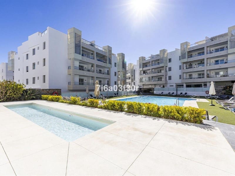 Apartamento de 3 habitaciones en San Pedro de Alcantara en venta con piscina - 649.000 € (Ref: 9576462)