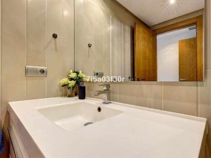 Apartamento de 3 habitaciones en San Pedro de Alcantara en venta con piscina - 649.000 € (Ref: 9576462)