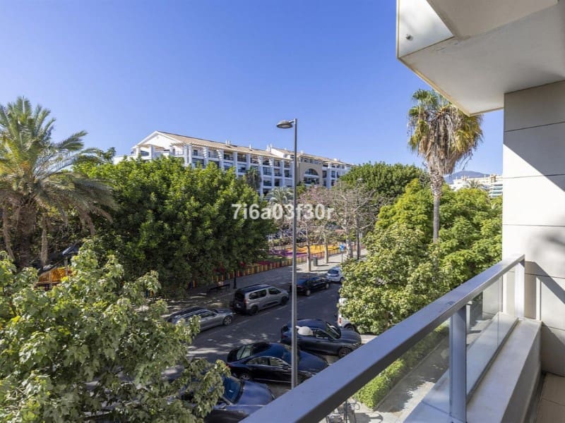 Apartamento de 3 habitaciones en San Pedro de Alcantara en venta con piscina - 649.000 € (Ref: 9576462)