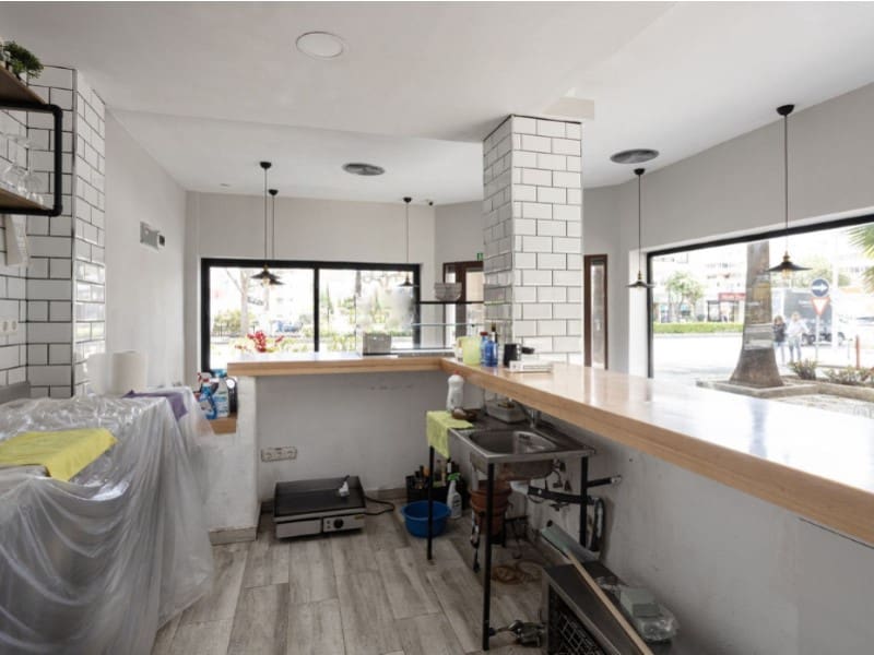 Kommersiell til salgs i Marbella - € 775 000 (Ref: 9576464)