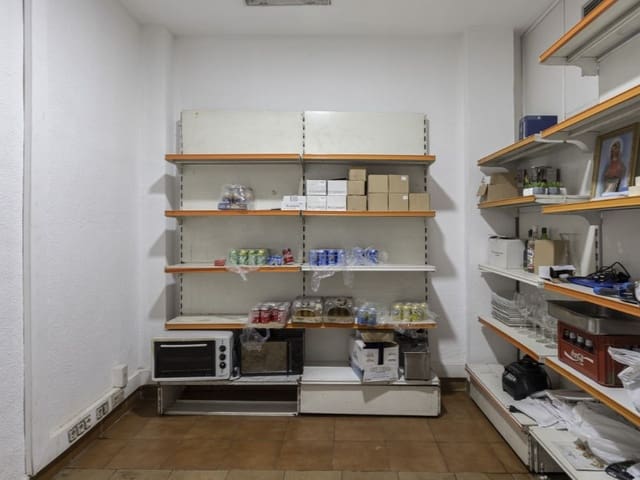 Kommersiell til salgs i Playa de Fontanilla, Marbella - € 775 000 (Ref: 9576464)