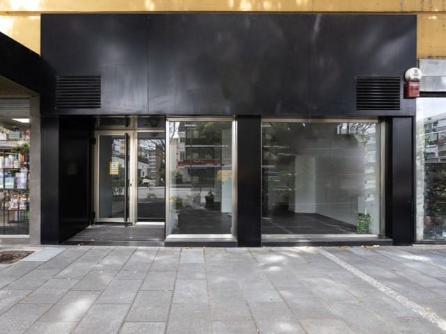 Kommersiell til salgs i Playa de Fontanilla, Marbella - € 675 000 (Ref: 9576465)