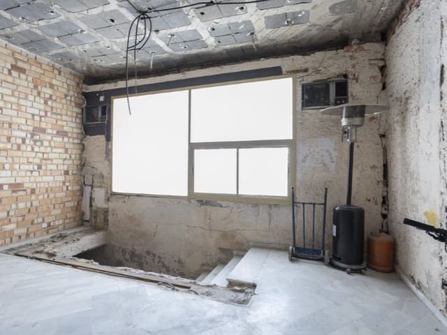 Kommersiell til salgs i Playa de Fontanilla, Marbella - € 1 550 000 (Ref: 9576466)