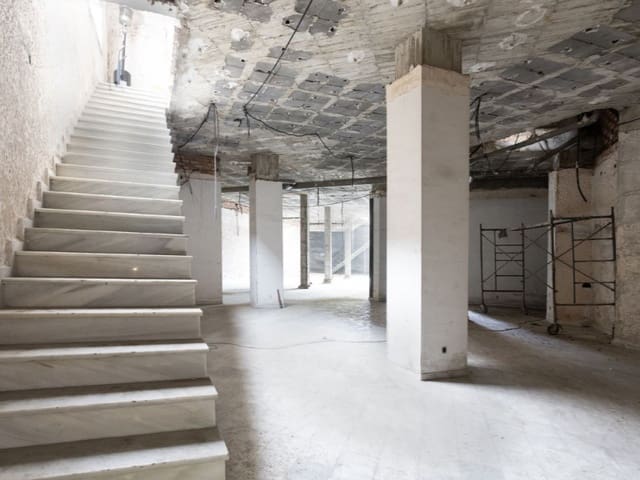 Kommersiell til salgs i Playa de Fontanilla, Marbella - € 1 550 000 (Ref: 9576466)