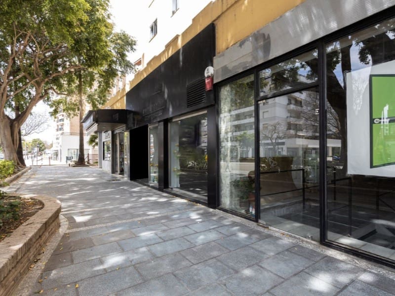 Kommersiell til salgs i Marbella - € 1 550 000 (Ref: 9576466)