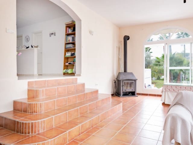Finca/Casa Rural de 3 habitaciones en Las Lomas, Estepona en venta con piscina garaje - 695.000 € (Ref: 9576476)
