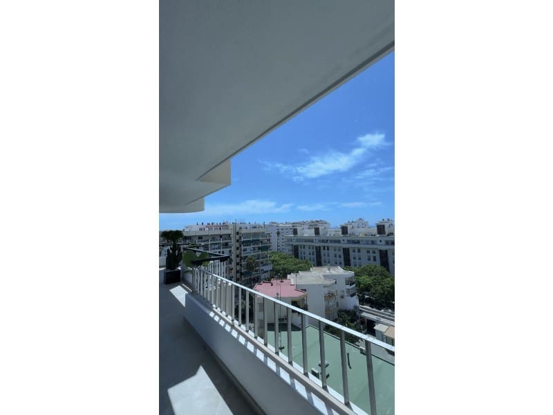 3 bedroom Apartment for sale in Marbella - € 1,500,000 (Ref: 9576477)