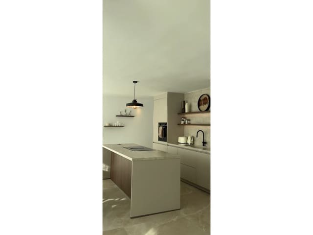 3 sypialnia Apartament na sprzedaż w Marbella Centro, Marbella - 1 275 000 € (Ref: 9576477)