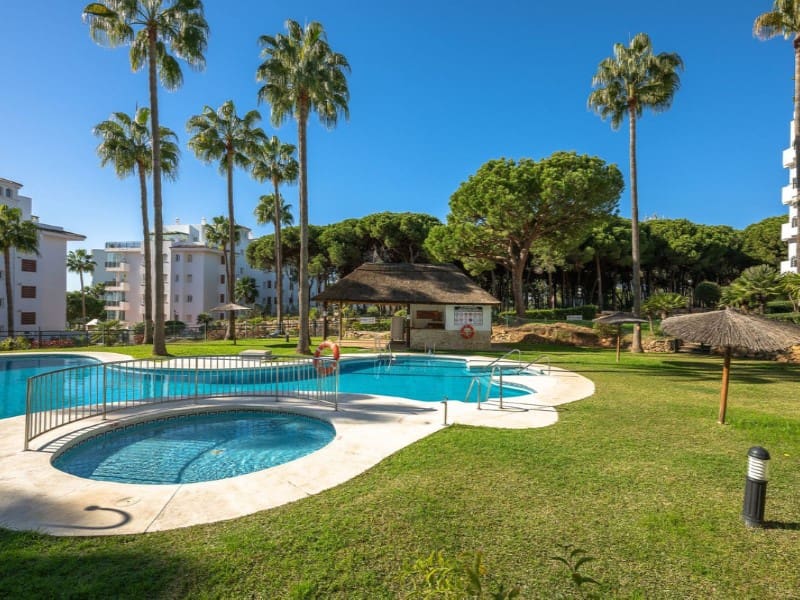 2 sypialnia Apartament na sprzedaż w Calahonda z basenem garażem - 685 000 € (Ref: 9576479)