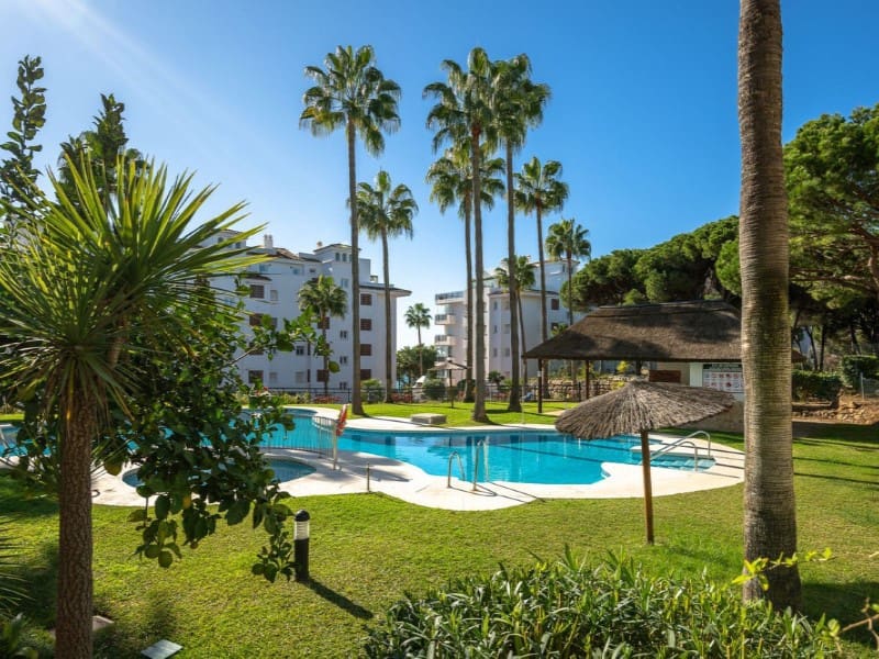 2 sypialnia Apartament na sprzedaż w Calahonda z basenem garażem - 685 000 € (Ref: 9576479)