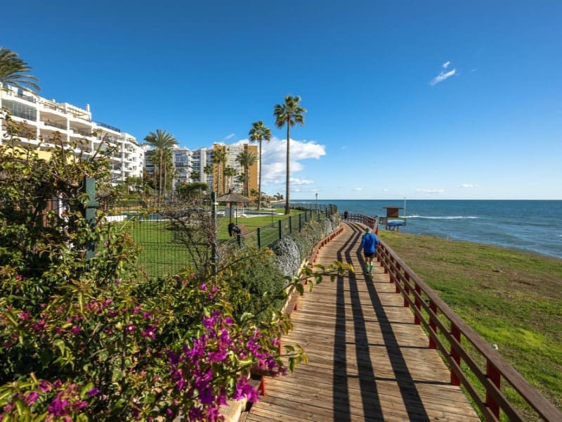 2 sypialnia Apartament na sprzedaż w Calahonda z basenem garażem - 685 000 € (Ref: 9576479)