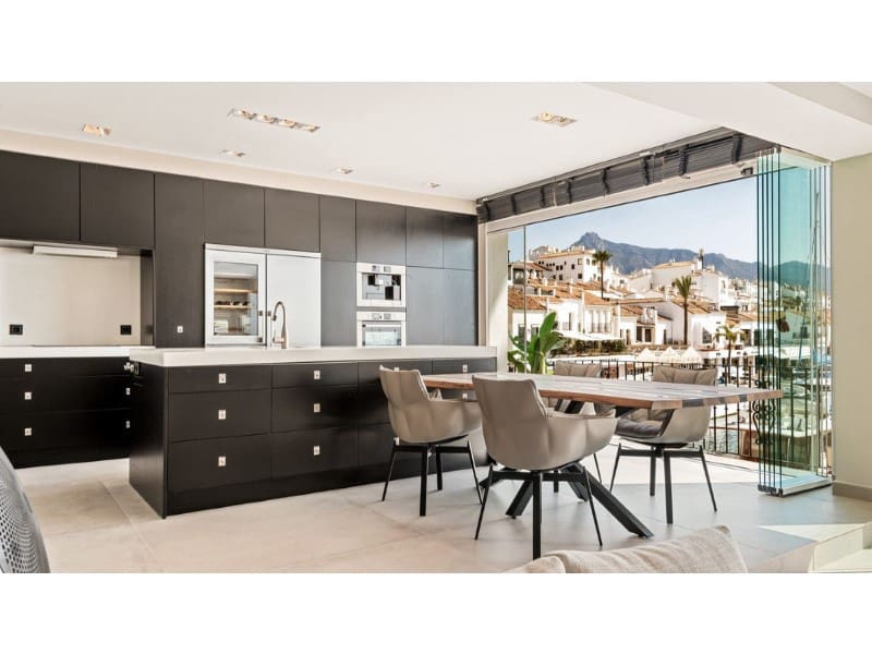 2 makuuhuone Huoneisto myytävänä paikassa Puerto Banus - 1 690 000 € (Ref: 9576480)