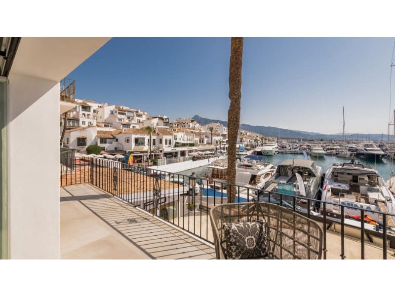 2 makuuhuone Huoneisto myytävänä paikassa Puerto Banus - 1 690 000 € (Ref: 9576480)