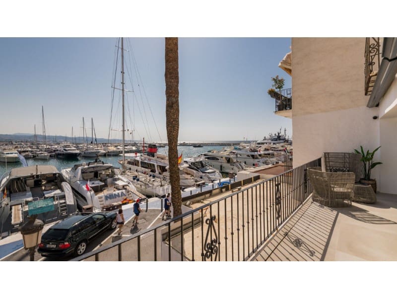 2 makuuhuone Huoneisto myytävänä paikassa Puerto Banus - 1 690 000 € (Ref: 9576480)