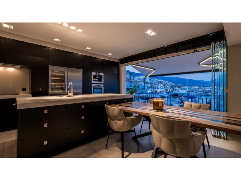 2 makuuhuone Huoneisto myytävänä paikassa Puerto Banus - 1 690 000 € (Ref: 9576480)