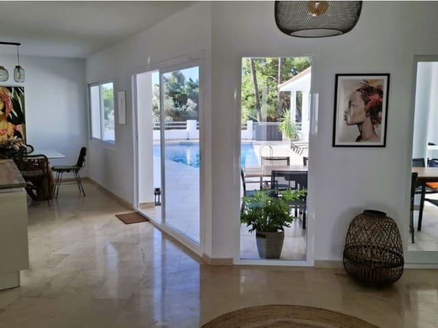 5 bedroom Villa for sale in Centro, Mijas with pool garage - € 1,285,000 (Ref: 9576481)