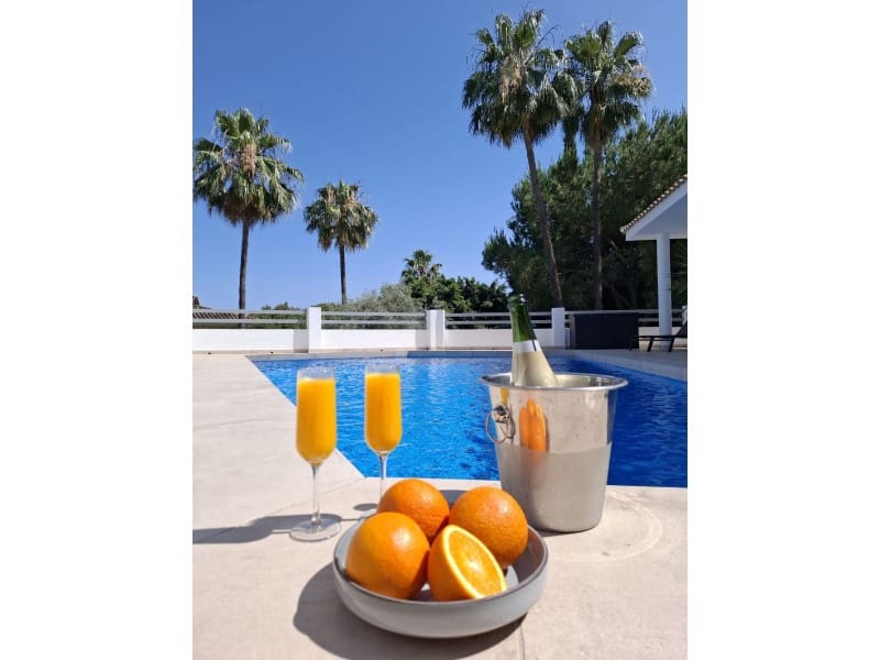 5 bedroom Villa for sale in Las Lagunas de Mijas with pool garage - € 1,285,000 (Ref: 9576481)