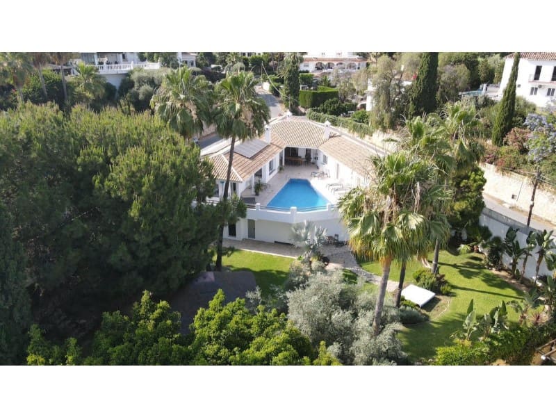 5 bedroom Villa for sale in Las Lagunas de Mijas with pool garage - € 1,285,000 (Ref: 9576481)