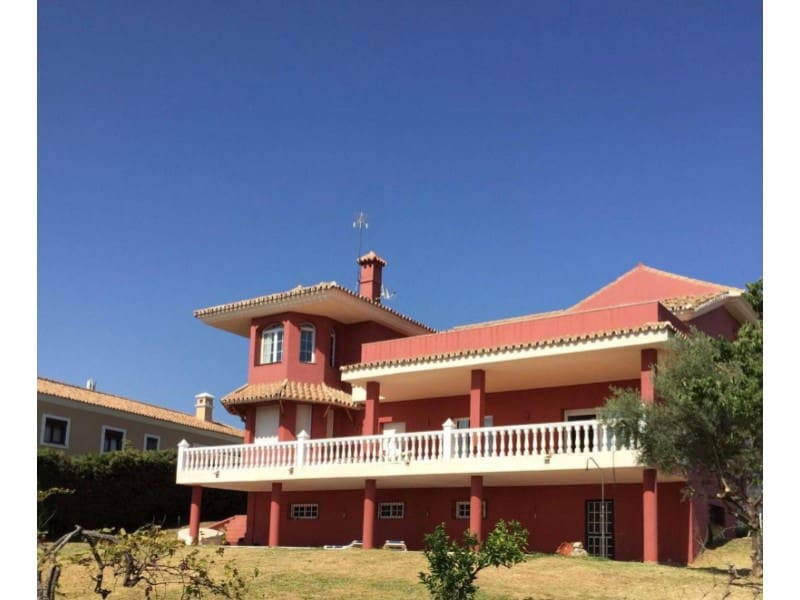 5 makuuhuone Huvila myytävänä paikassa Estepona mukana uima-altaan - 2 150 000 € (Ref: 9576483)