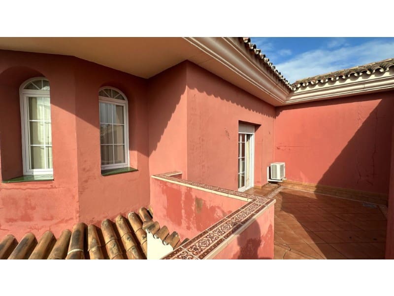 5 makuuhuone Huvila myytävänä paikassa Estepona mukana uima-altaan - 2 150 000 € (Ref: 9576483)