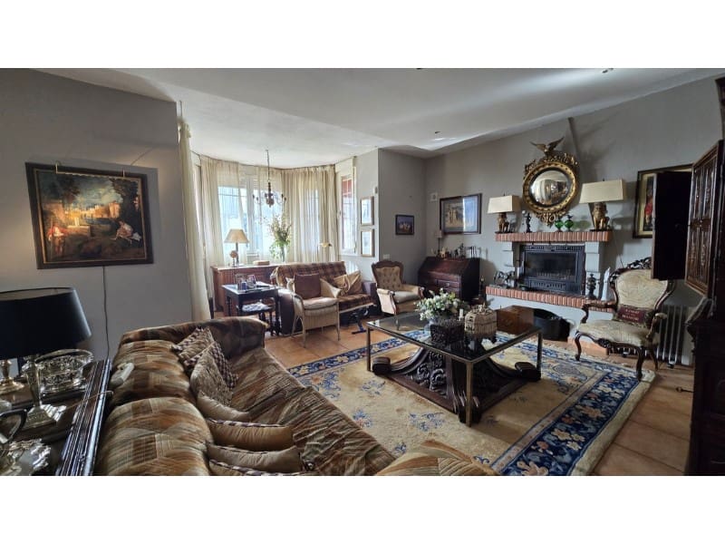 5 makuuhuone Huvila myytävänä paikassa Estepona mukana uima-altaan - 2 150 000 € (Ref: 9576483)