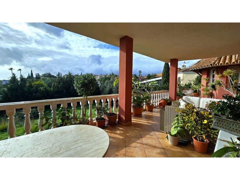 5 makuuhuone Huvila myytävänä paikassa Estepona mukana uima-altaan - 2 150 000 € (Ref: 9576483)