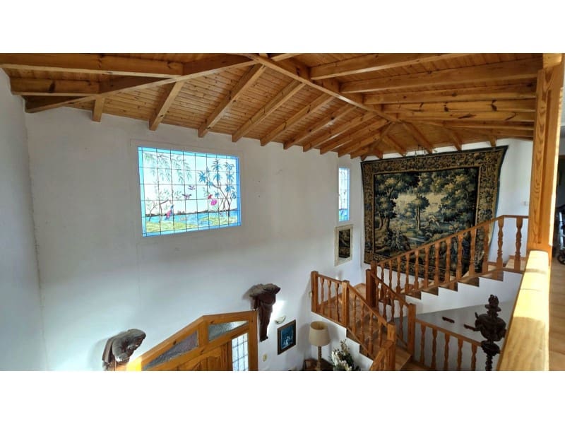 5 makuuhuone Huvila myytävänä paikassa Estepona mukana uima-altaan - 2 150 000 € (Ref: 9576483)